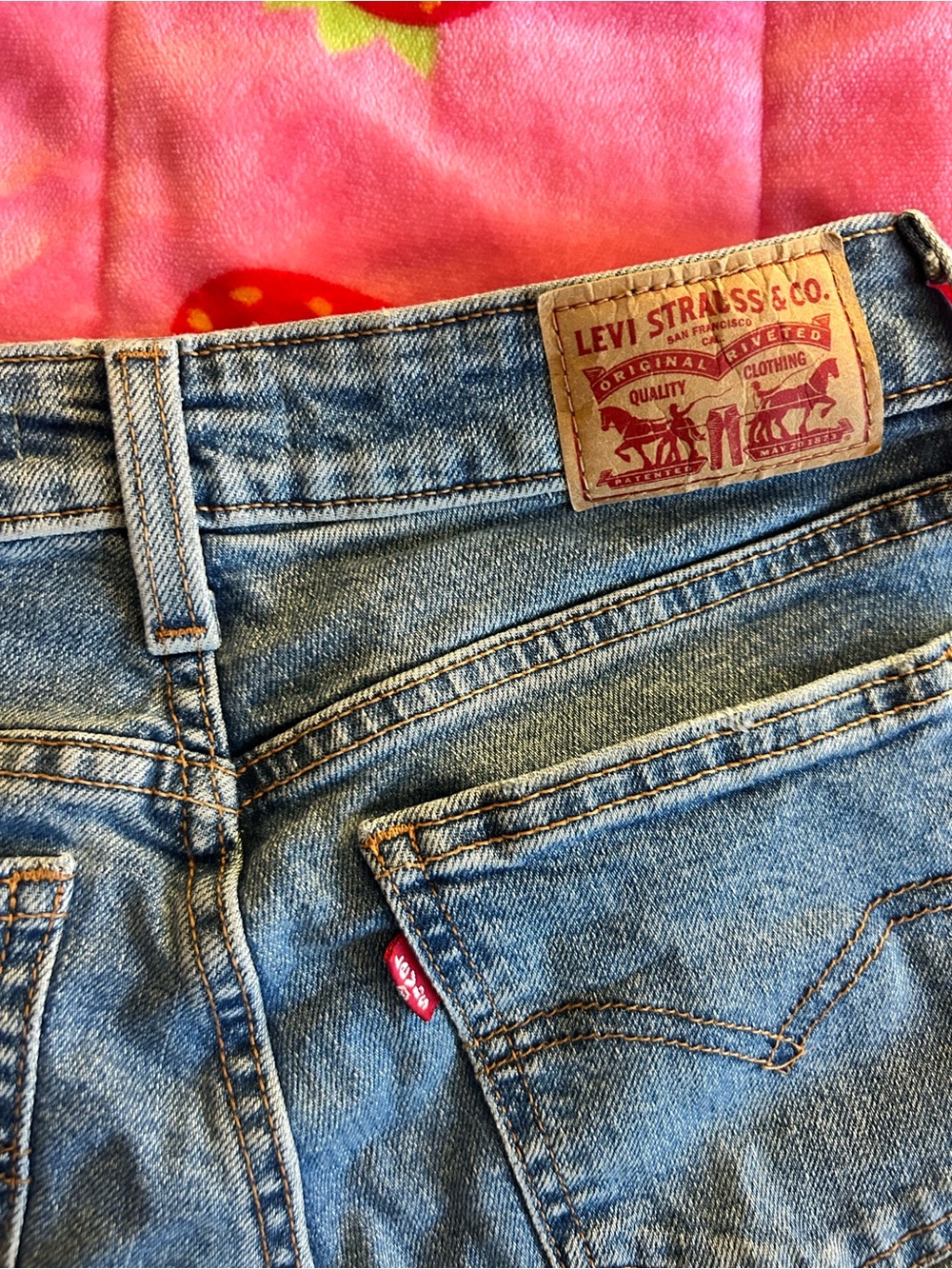 Levi's Women's Light Blue Low-Rise Denim Jeans